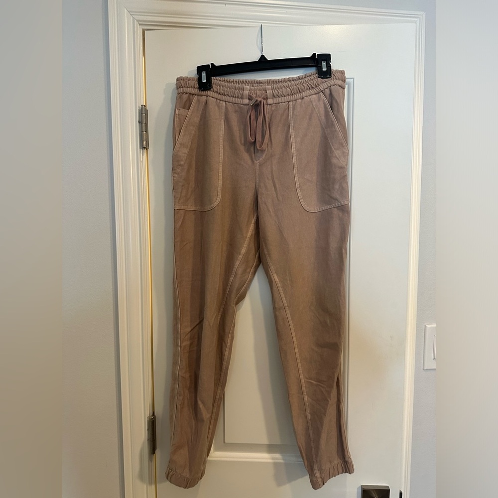 Athleta Farallom Jogger pink size 8